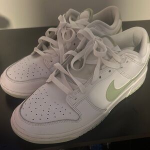 Nike White and Green Sneakers
